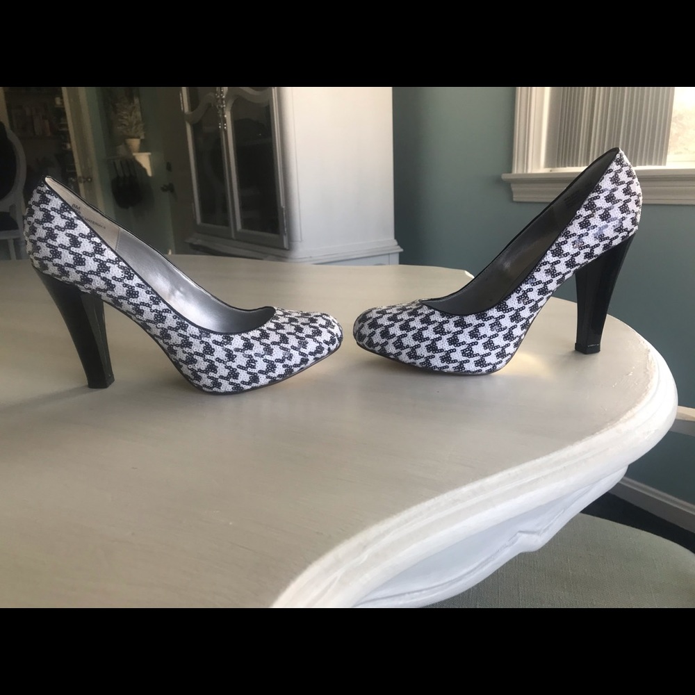 Heels - Picture 5 of 5